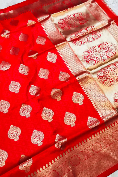 Load image into Gallery viewer, Fugacious Red Kanjivaram Silk With Super extravagant Blouse Piece
