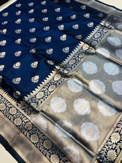 Devastating Navy Blue Kanjivaram Silk With Effervescent Blouse Piece