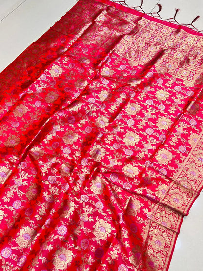 Wonderful Dark Pink Banarasi Silk Saree With Fairytale Blouse Piece