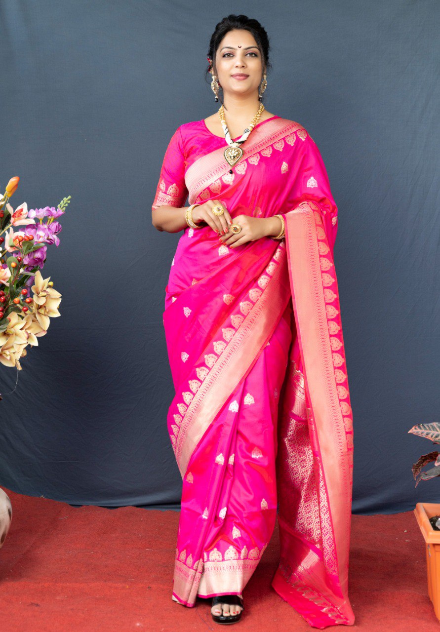Phenomenal Dark Pink Banarasi Silk Saree With Classic Blouse Piece