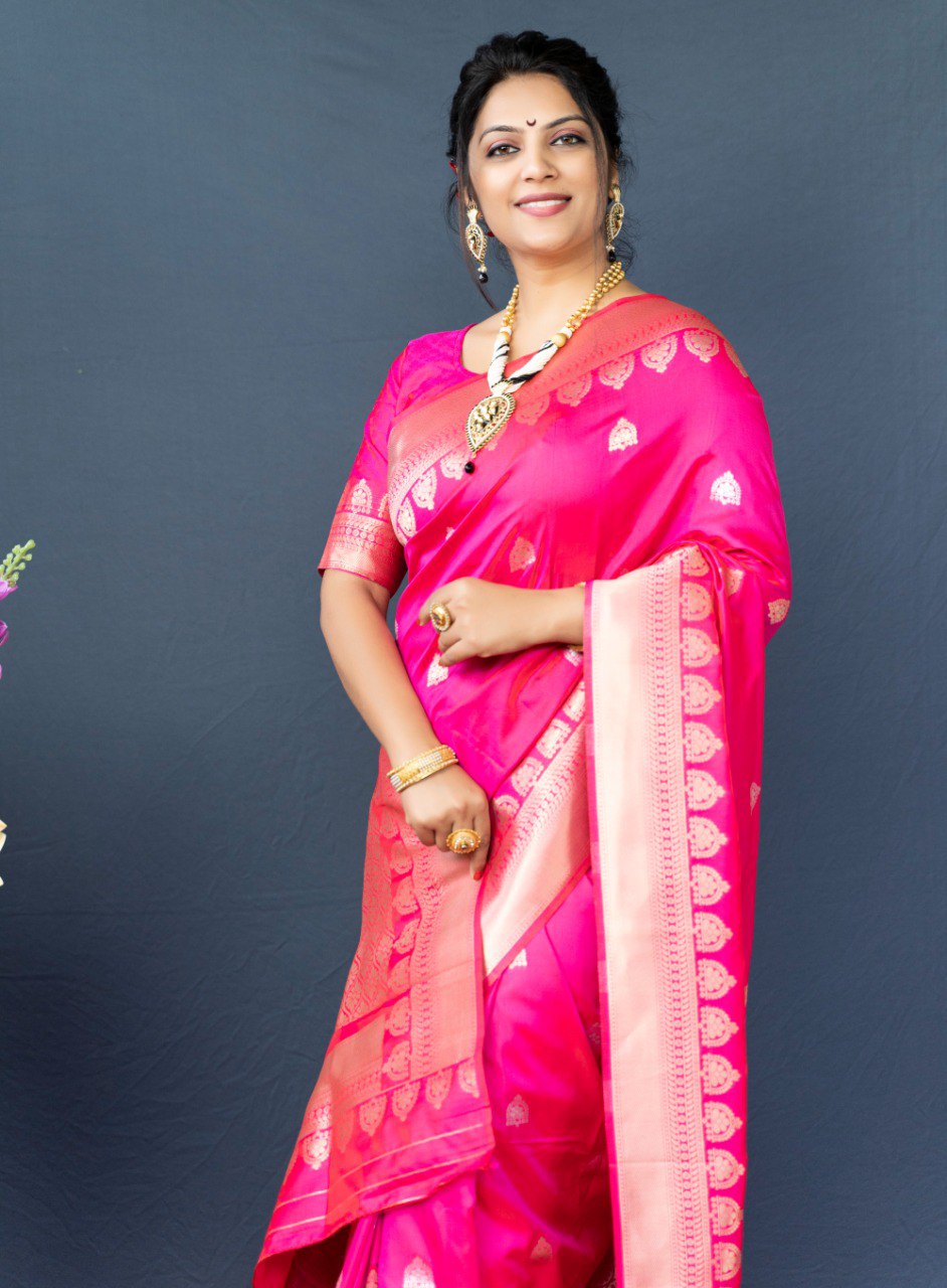 Phenomenal Dark Pink Banarasi Silk Saree With Classic Blouse Piece