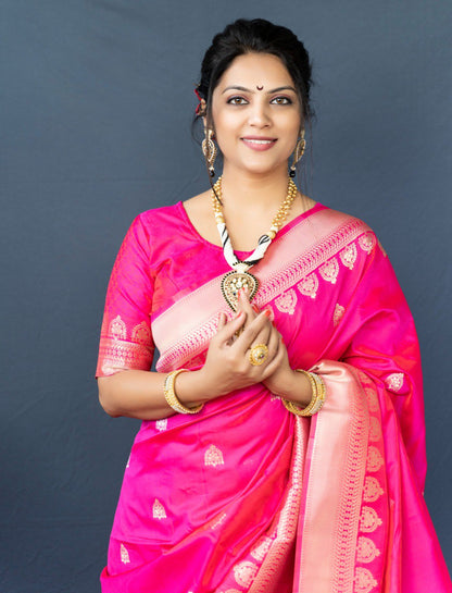 Phenomenal Dark Pink Banarasi Silk Saree With Classic Blouse Piece