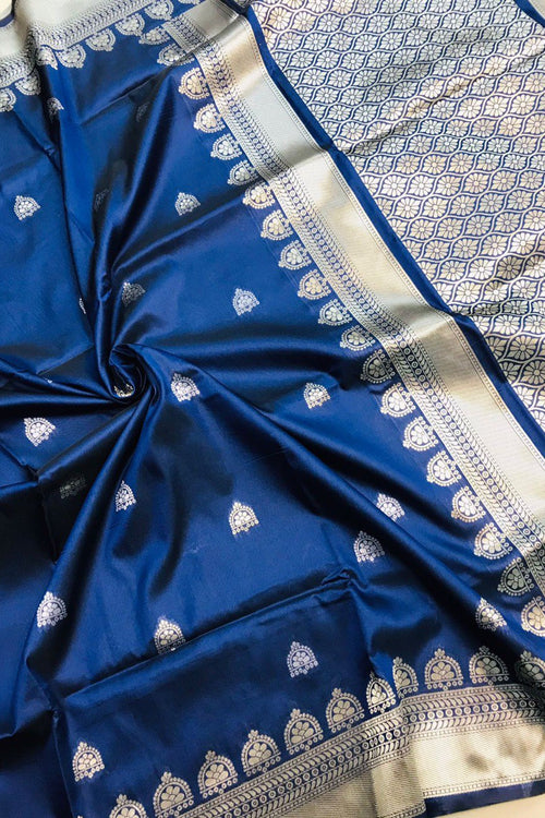 Load image into Gallery viewer, Dazzling Navy Blue Banarasi Silk Saree With Classic Blouse Piece
