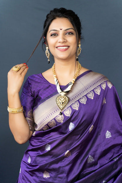 Staring Royal Blue Banarasi Silk Saree With Classic Blouse Piece