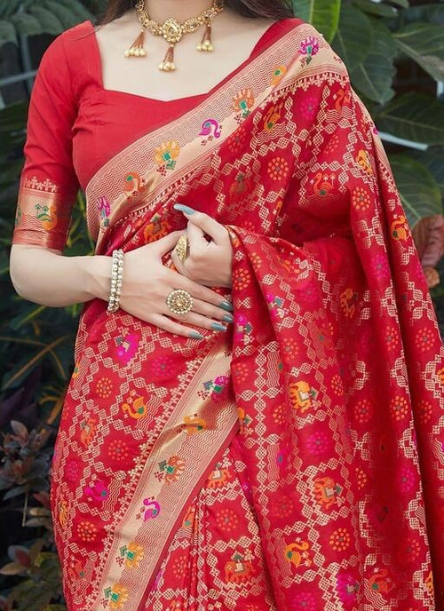 Load image into Gallery viewer, Fugacious Red Soft Banarasi Silk Saree With Redolent Blouse Piece
