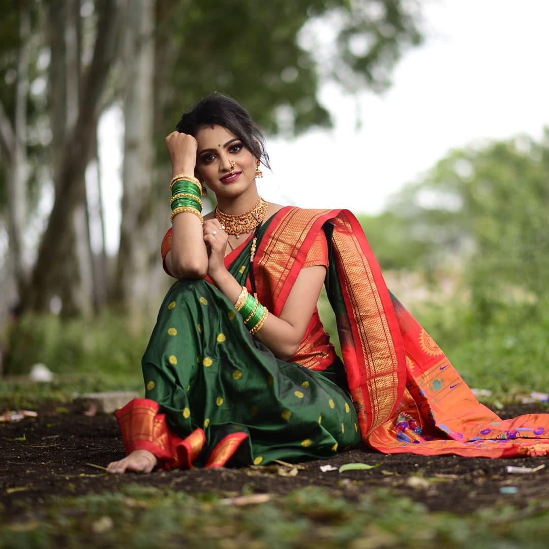 Madhavi Nemkar's beautiful green Paithani saree photoshoot | Times of India