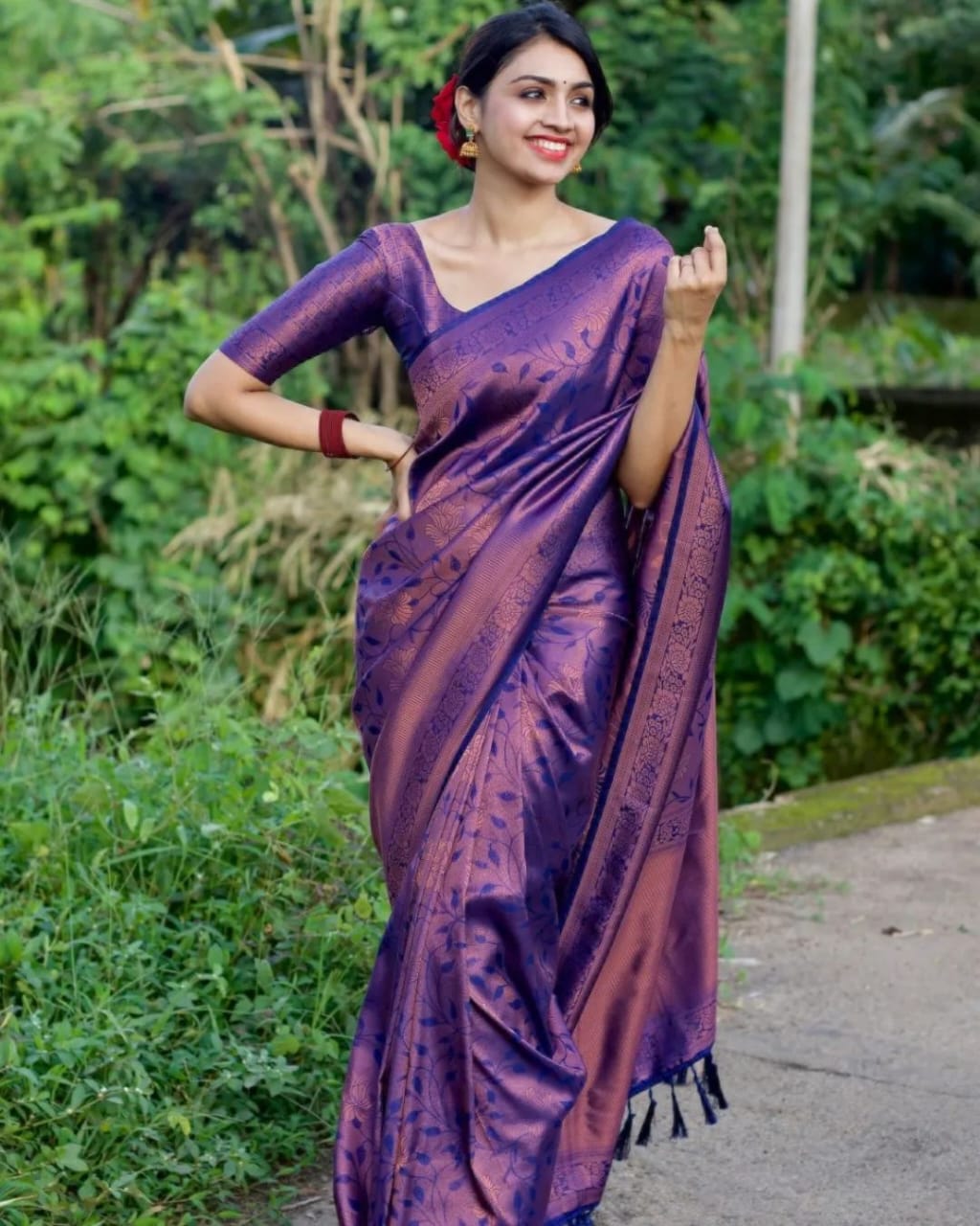 Tempting Navy Blue Soft Banarasi Silk Saree With Engaging Blouse Piece