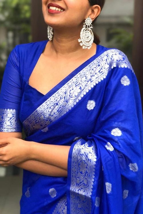 Load image into Gallery viewer, Pleasurable Royal Blue Soft Silk Saree With Incomparable Blouse Piece
