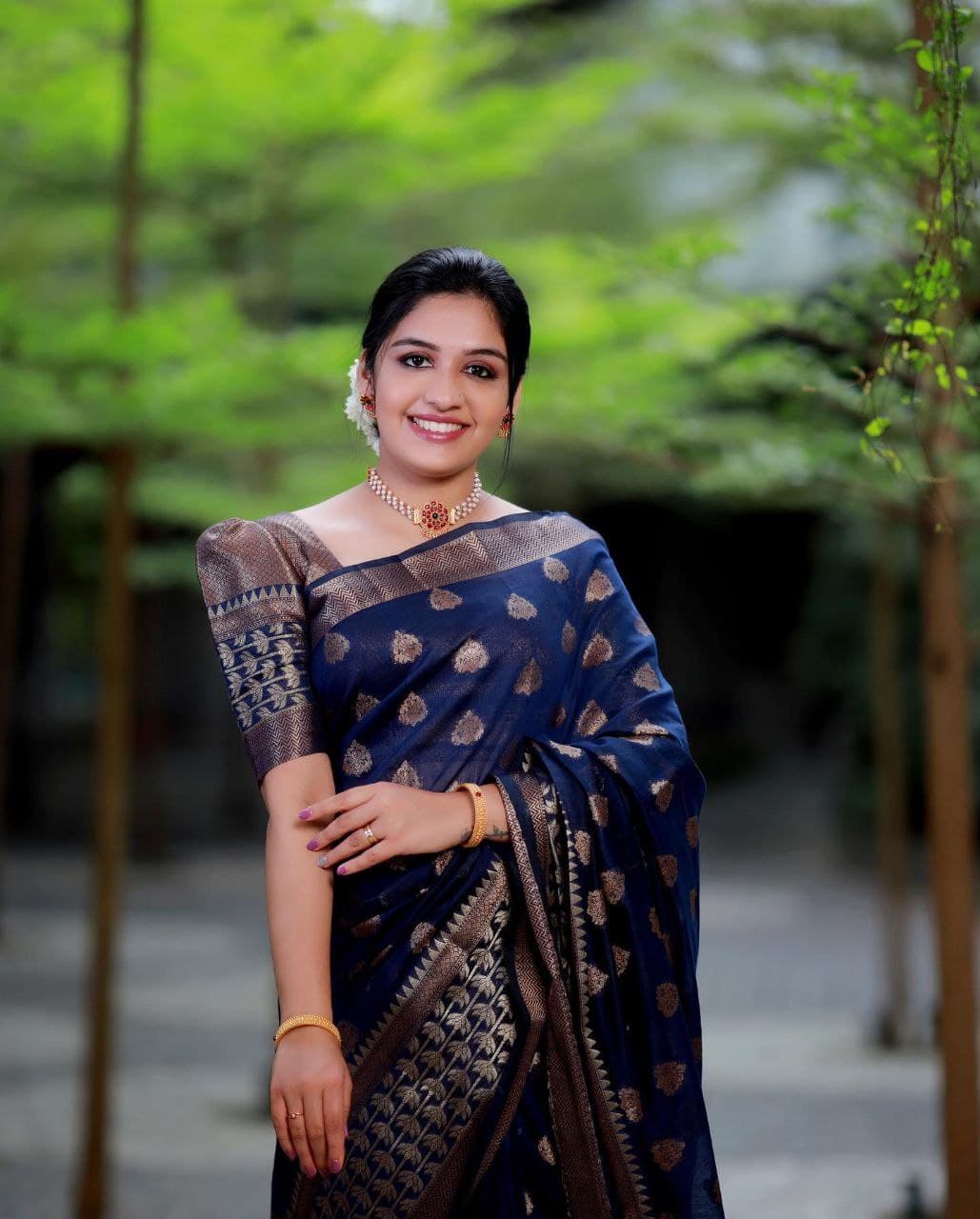 Green and navy 2024 blue silk saree