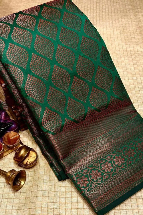 Load image into Gallery viewer, Scintilla Green Soft Silk Saree With Confounding Blouse Piece
