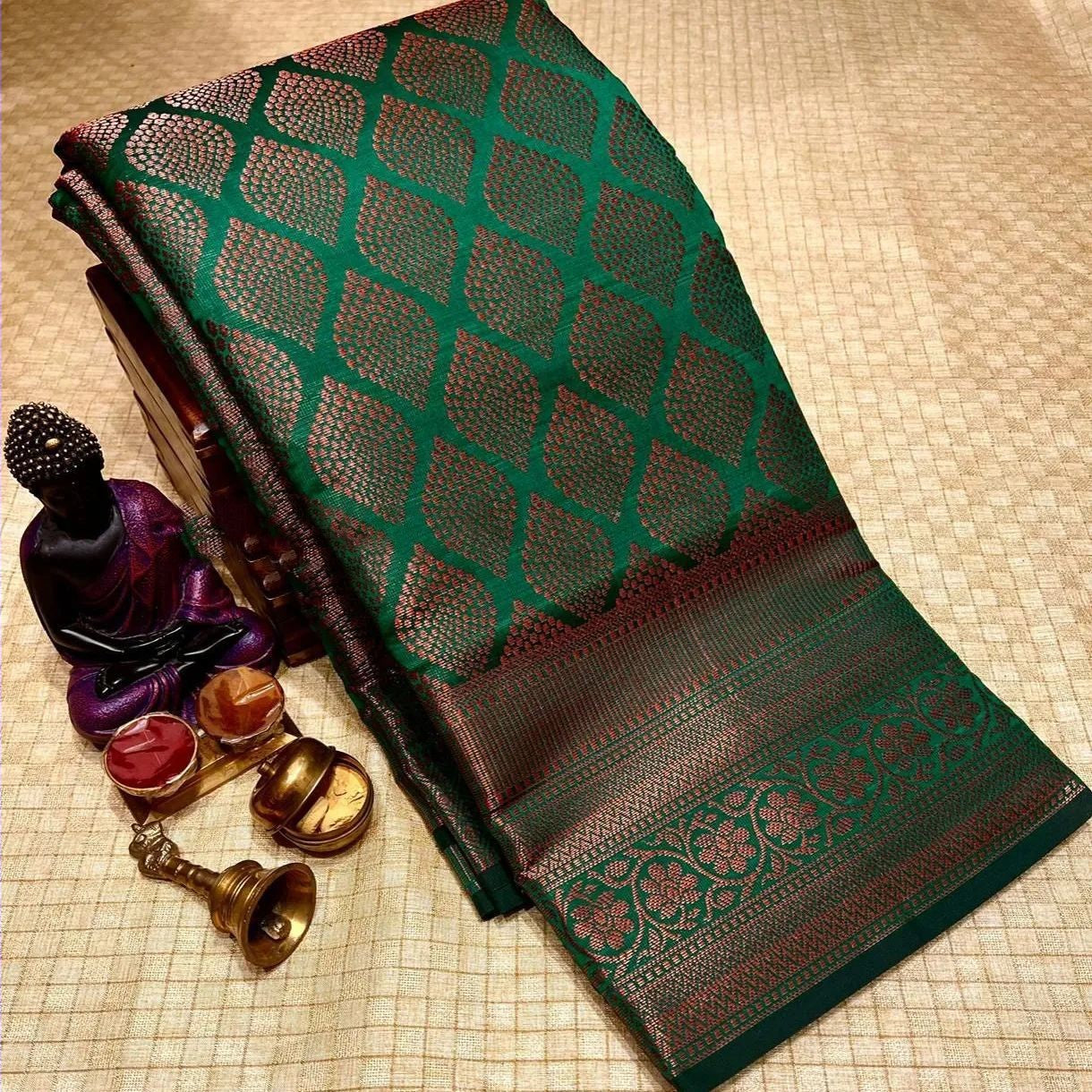 Scintilla Green Soft Silk Saree With Confounding Blouse Piece