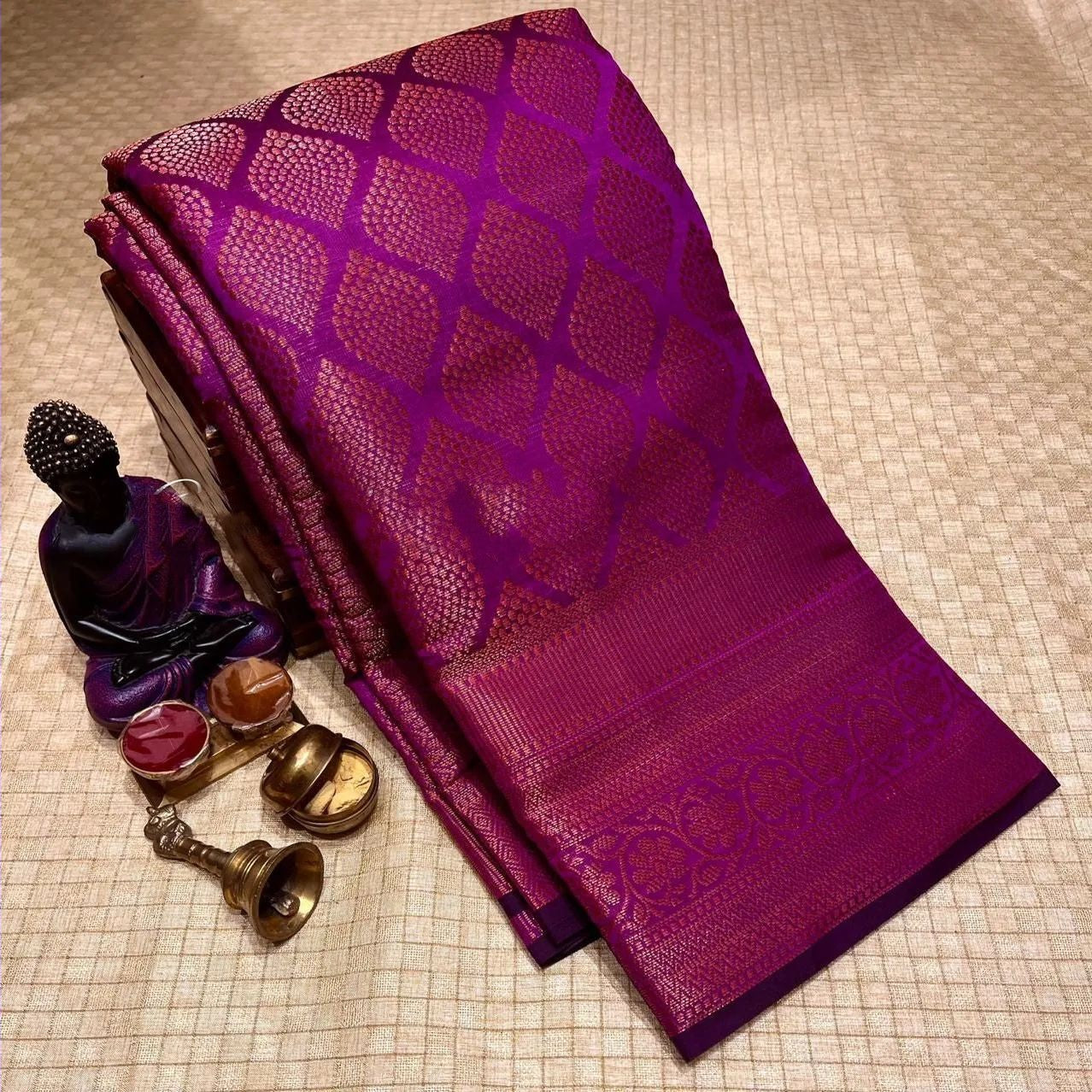 Luxuriant Purple Soft Silk Saree With Supernal Blouse Piece