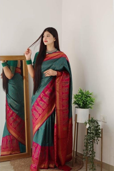 Incomparable Rama Soft Silk Saree With Luxuriant Blouse Piece