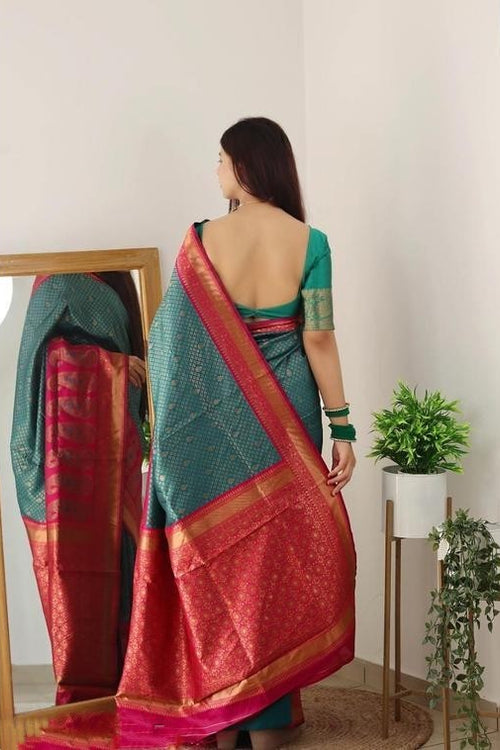 Load image into Gallery viewer, Incomparable Rama Soft Silk Saree With Luxuriant Blouse Piece
