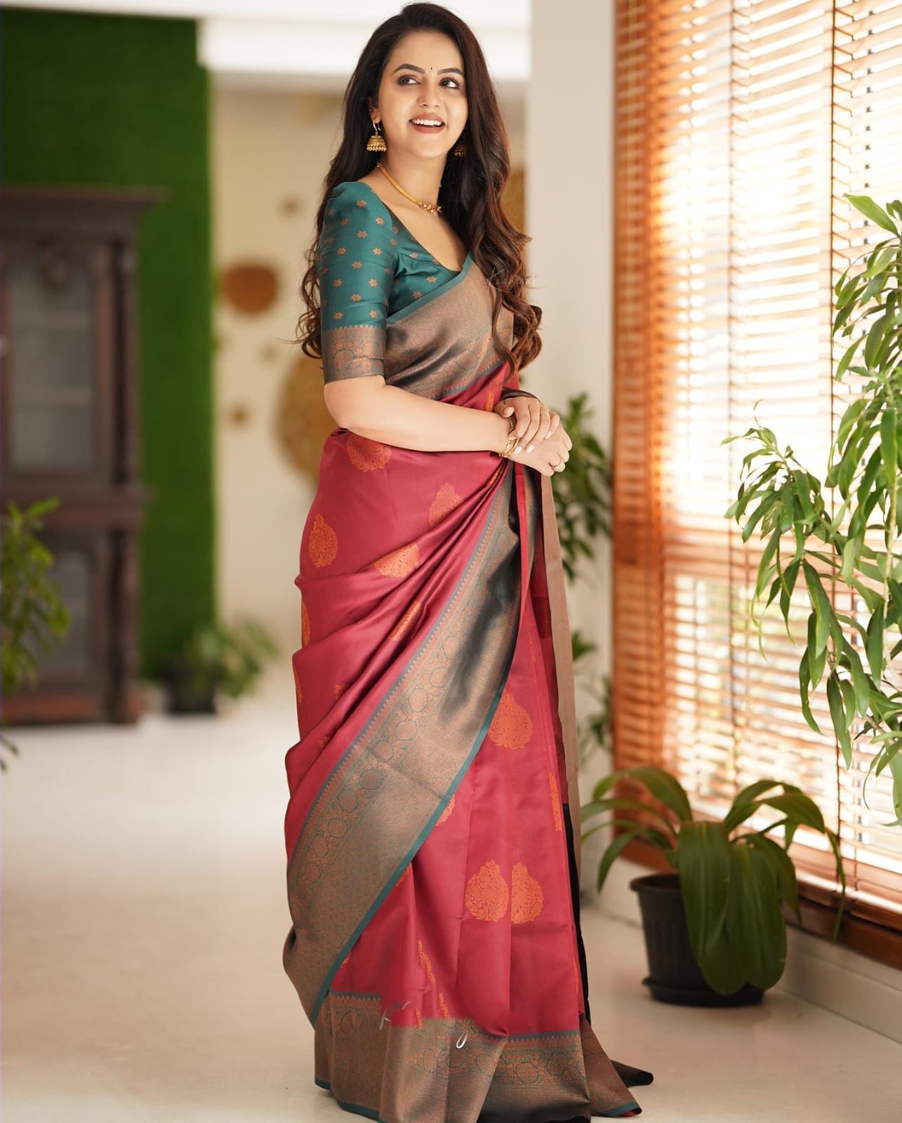 Epiphany Maroon Soft Silk Saree With Forbearance Blouse Piece