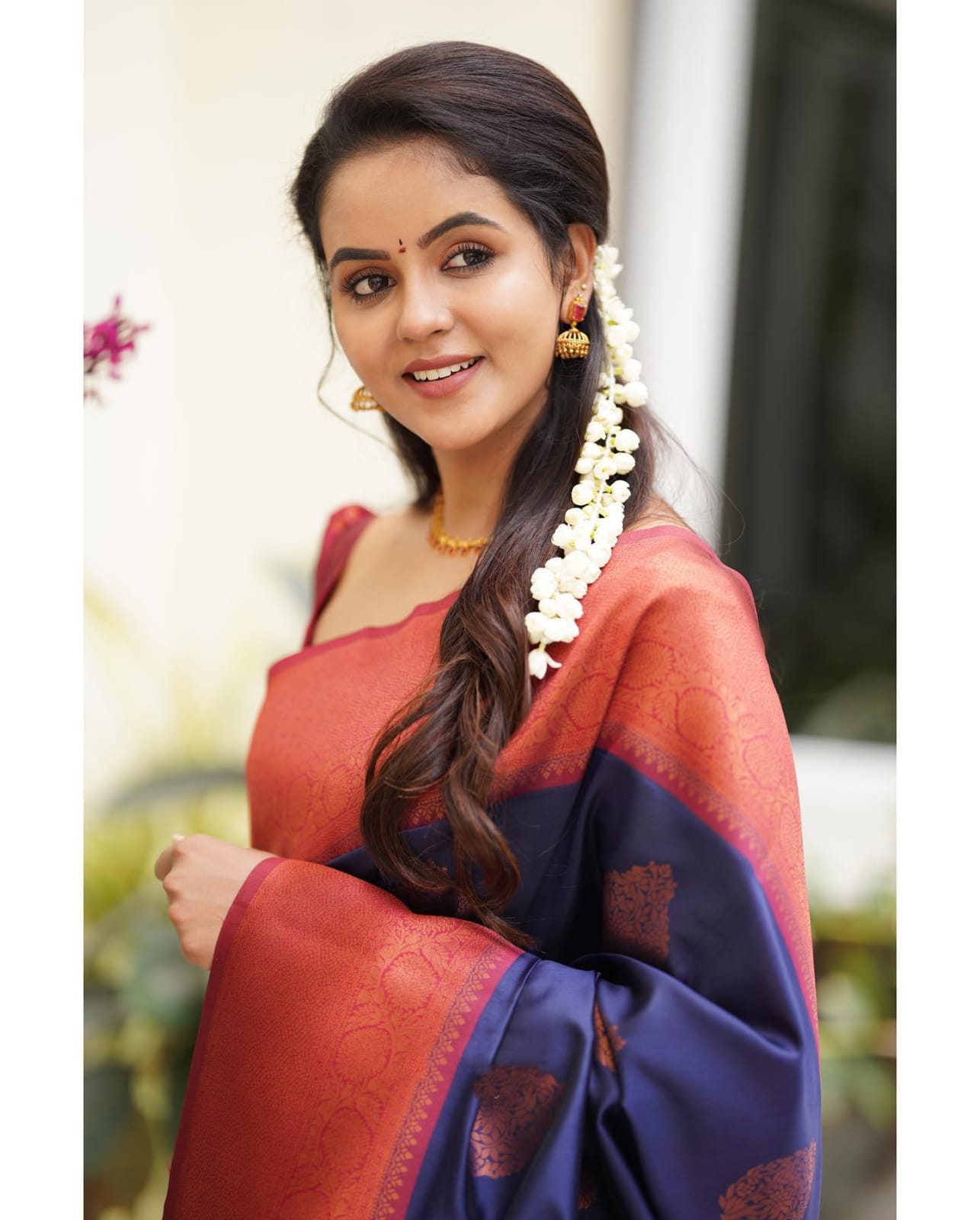 Lassitude Navy Blue Soft Silk Saree With Scintilla Blouse Piece