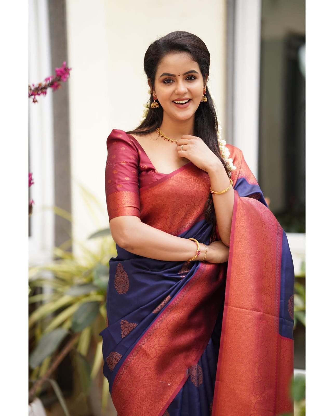 Lassitude Navy Blue Soft Silk Saree With Scintilla Blouse Piece