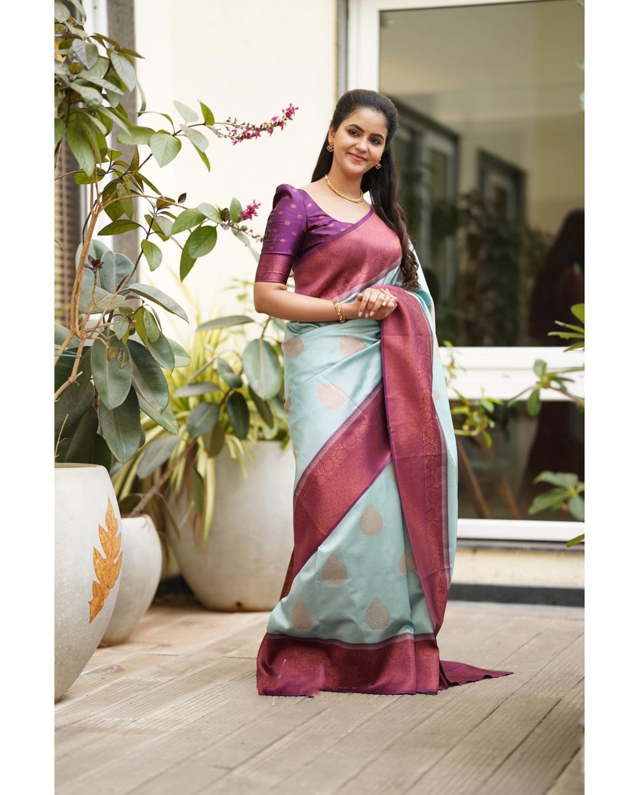 Magnetic Sky Soft Silk Saree With Felicitous Blouse Piece