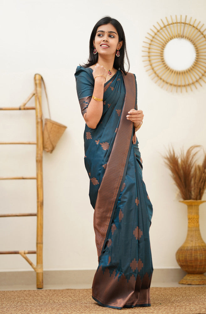 Beleaguer Rama Soft Silk Saree With Dissemble Blouse Piece