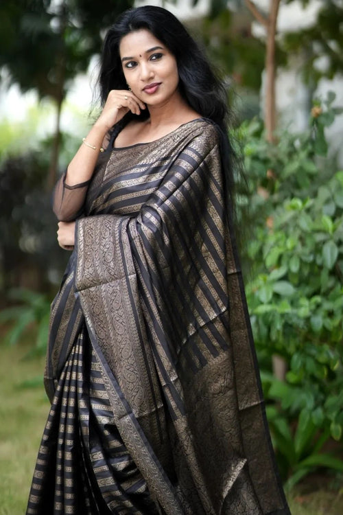 Load image into Gallery viewer, Delectable Black Soft Silk Saree With Luxuriant Blouse Piece
