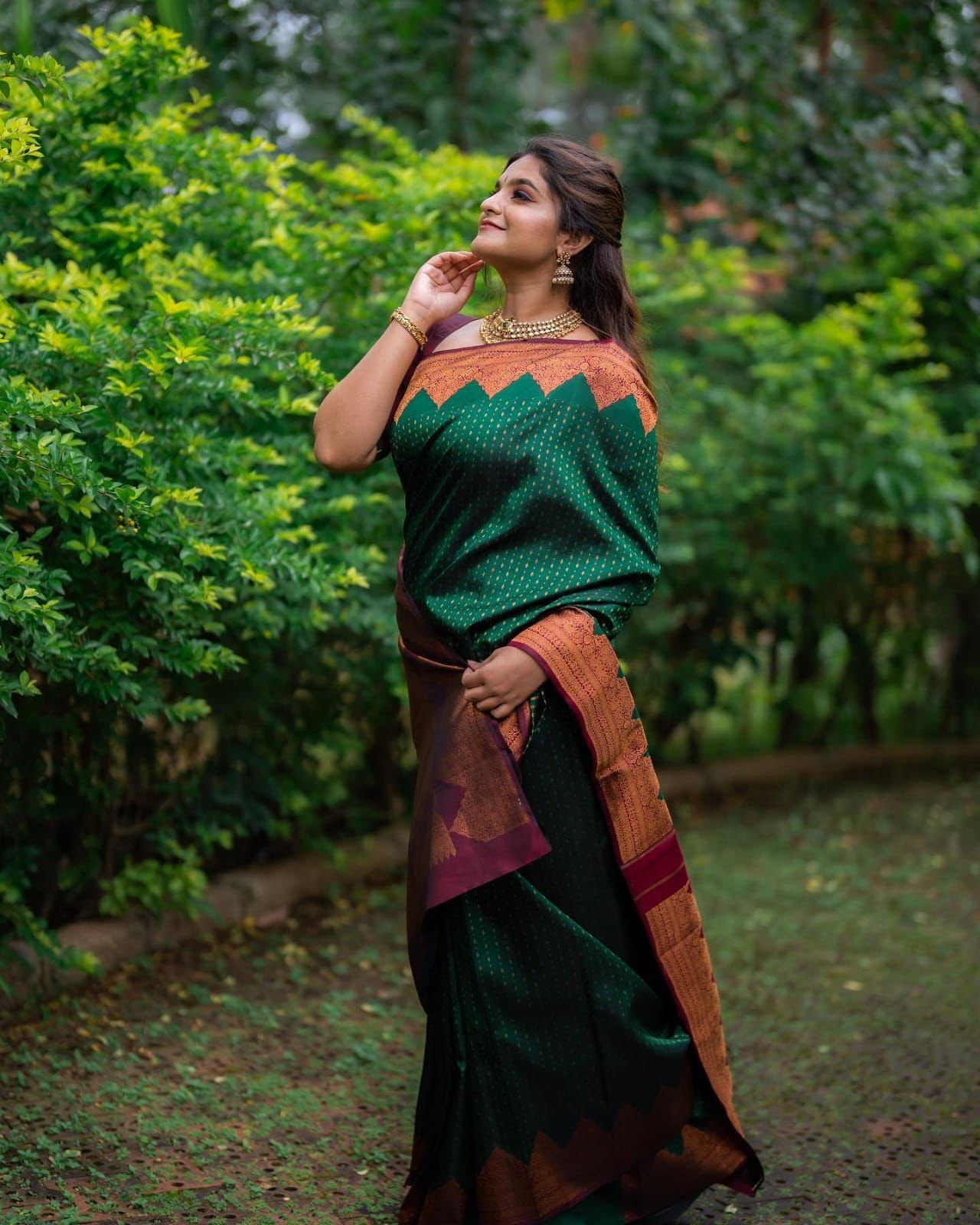 Incomparable Green Soft Silk Saree with Serendipity Blouse Piece