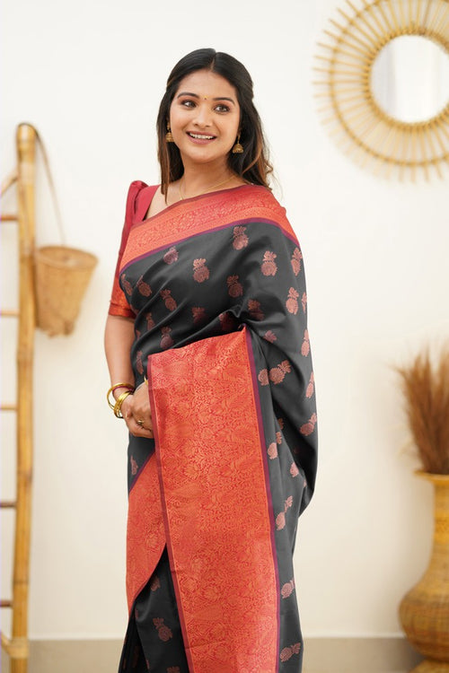 Load image into Gallery viewer, Glowing Black Soft Silk Saree With Blooming Blouse Piece
